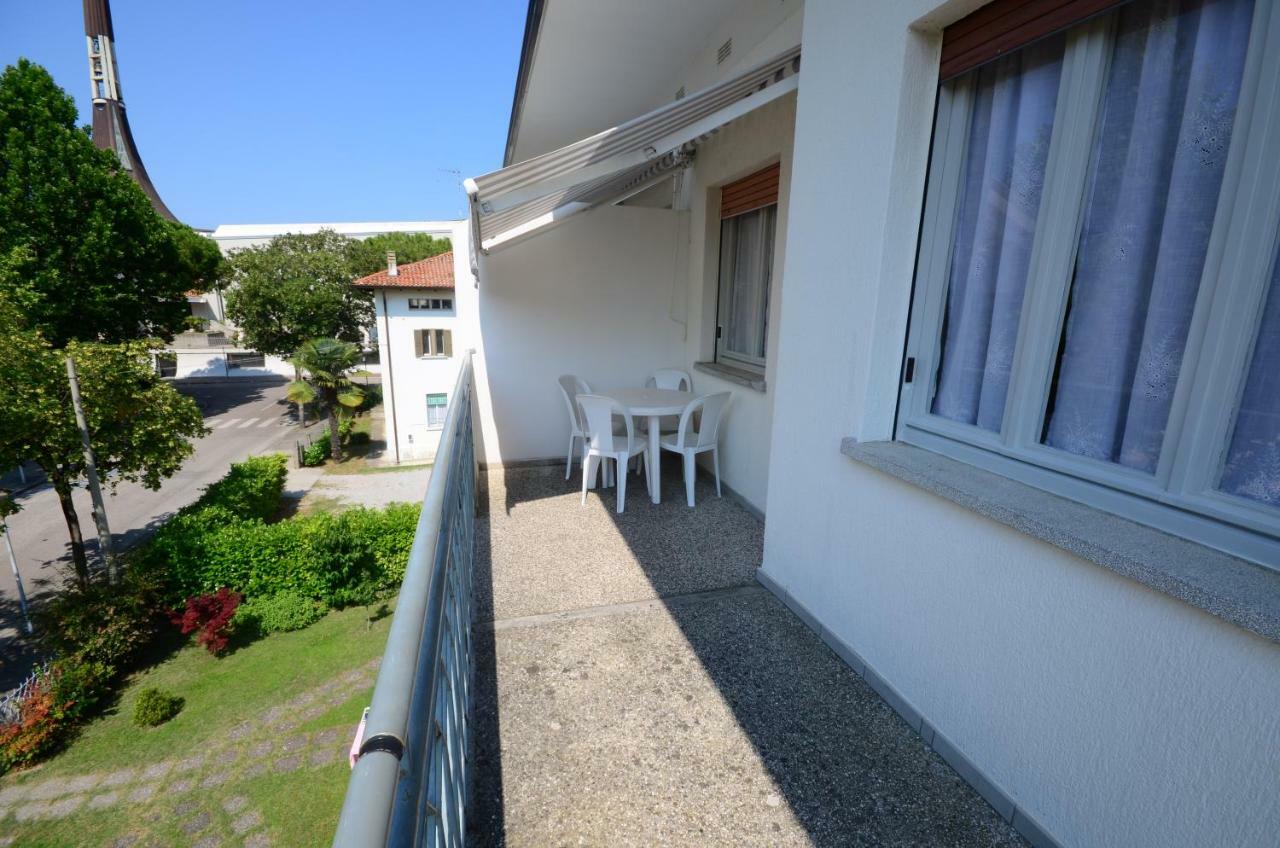 Villa Terry Lignano Sabbiadoro Exteriör bild